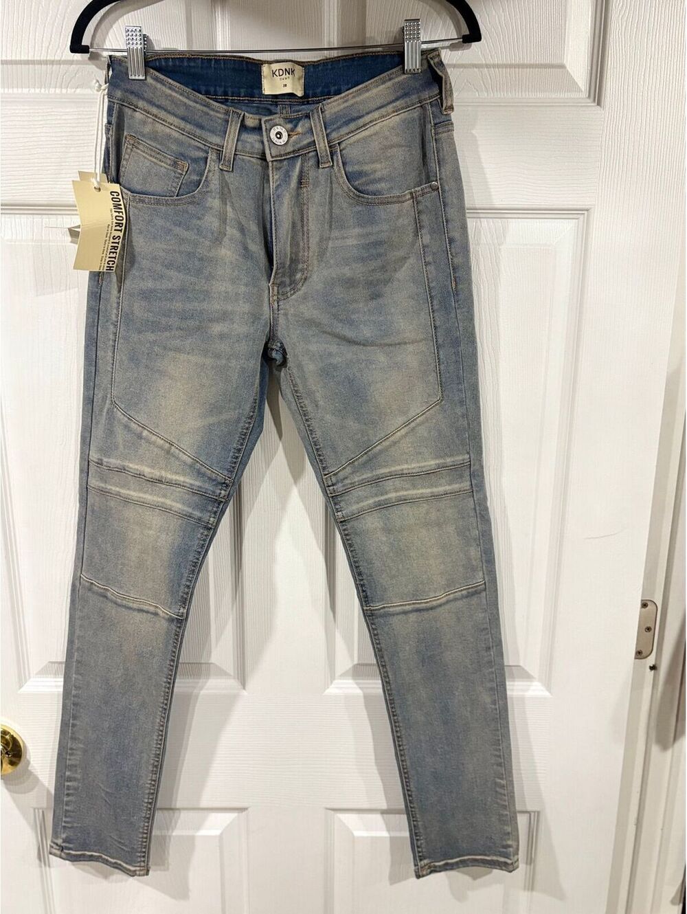 #295 NWT - KDNK Jeans. Size 28 waist